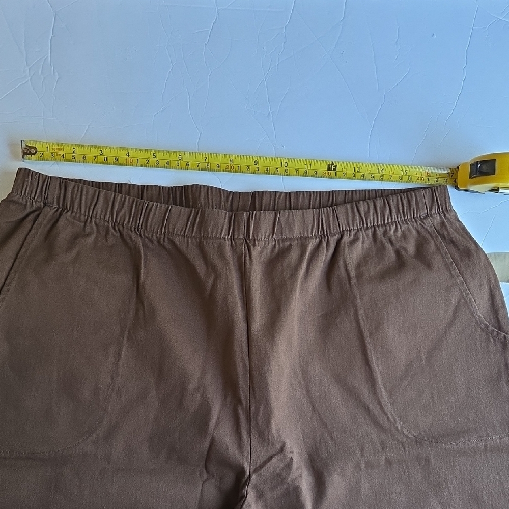 2 Quacker Factory Women's Brown and Cream Cropped Pants - Picture 4 of 11